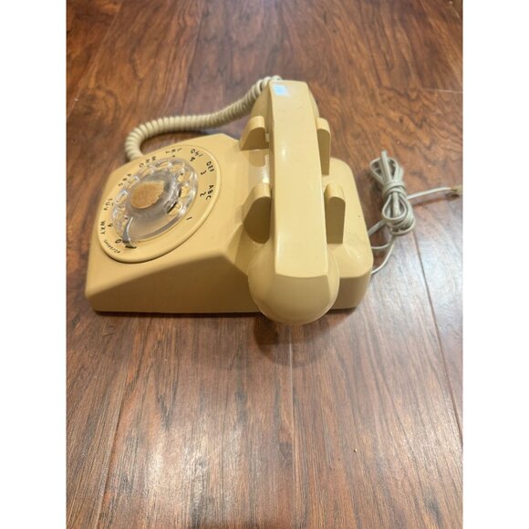 Vintage ITT Beige Rotary Dial Telephone Phone Landline W/ Coiled Cord UNTESTED - Picture 9 of 9